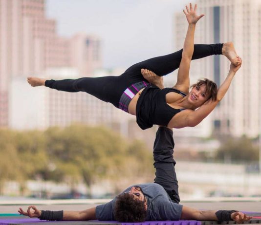 A Brief Guide to AcroYoga
